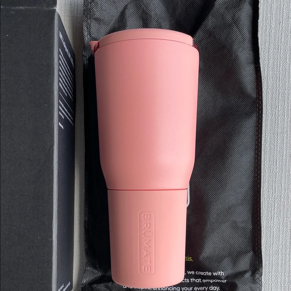 BrüMate NAV 35oz Tumbler in guava brand new in box